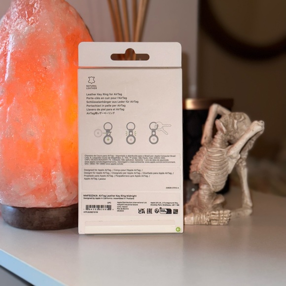 Apple AirTag Leather Key Ring - Picture 2 of 4